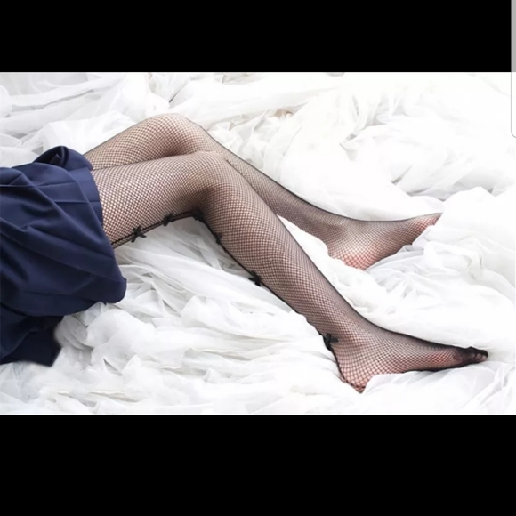 Sweet Bows Fishnet Tights - Picture 3 of 3